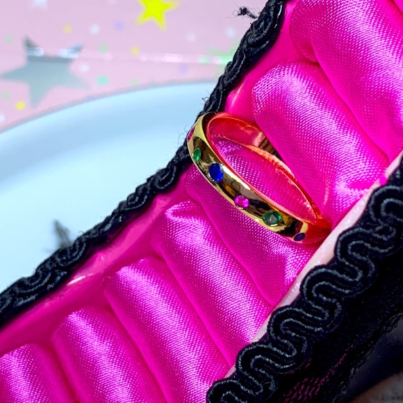 Reposh size 7 CZ ring - Picture 1 of 4